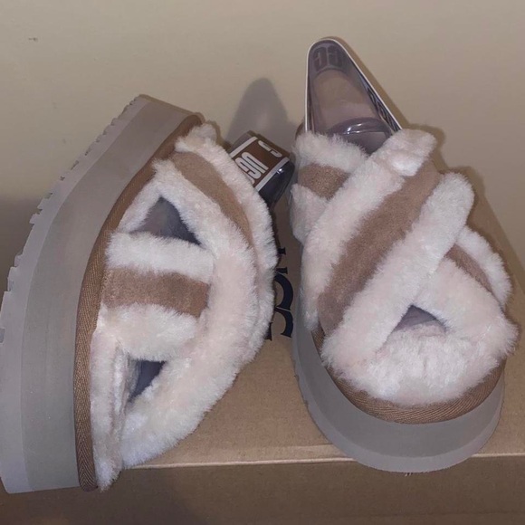 [SOLD] UGG Disco Cross Platform Sandal - Picture 4 of 7